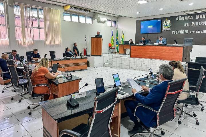 Câmara de Piripiri recebe Projeto de Lei de reajuste dos servidores da SETAS