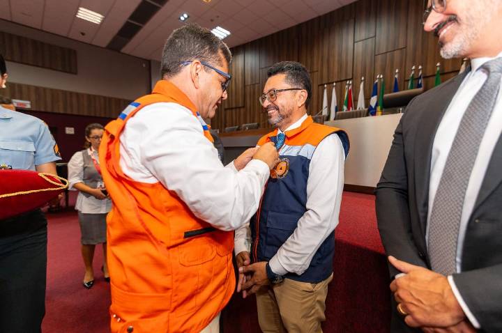 Diretor da Defesa Civil do Piauí é homenageado em Sergipe com Comenda do Mérito