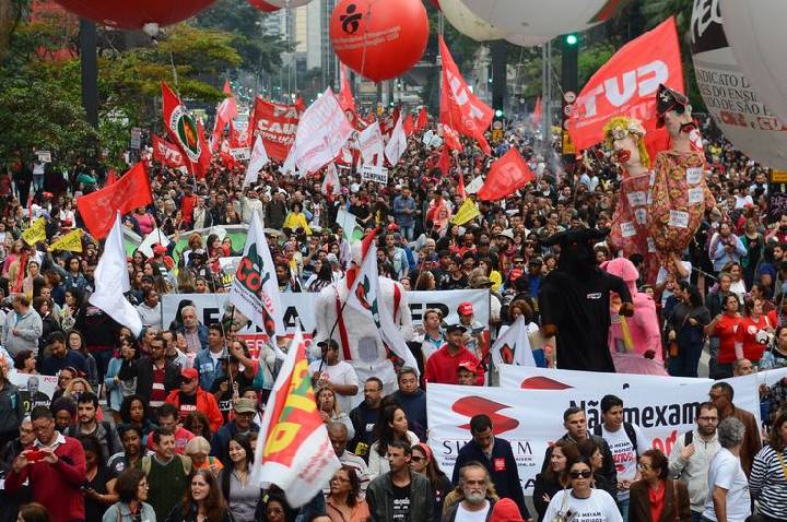 Isenção do IR é vitória dos trabalhadores, dizem centrais sindicais