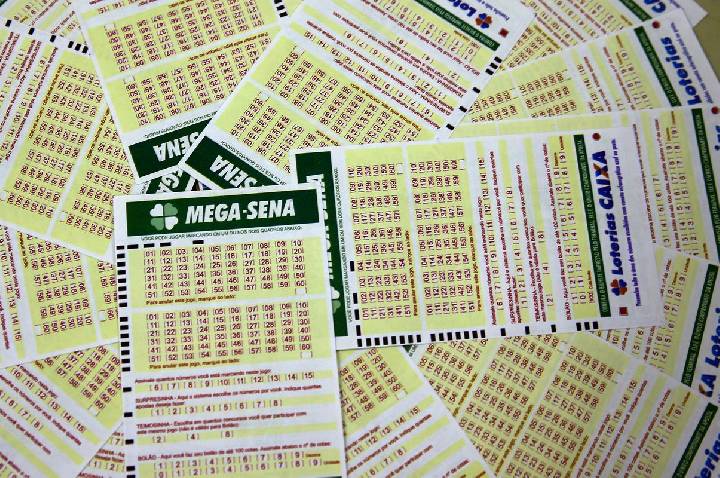 Mega-Sena sorteia prêmio estimado em R$ 100 milhões neste sábado