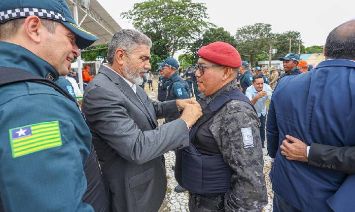 PM celebra Dia de Tiradentes com homenagens a agentes de segurança no Piauí