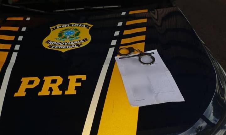 PRF flagra veículo com documento falsificado em Piripiri