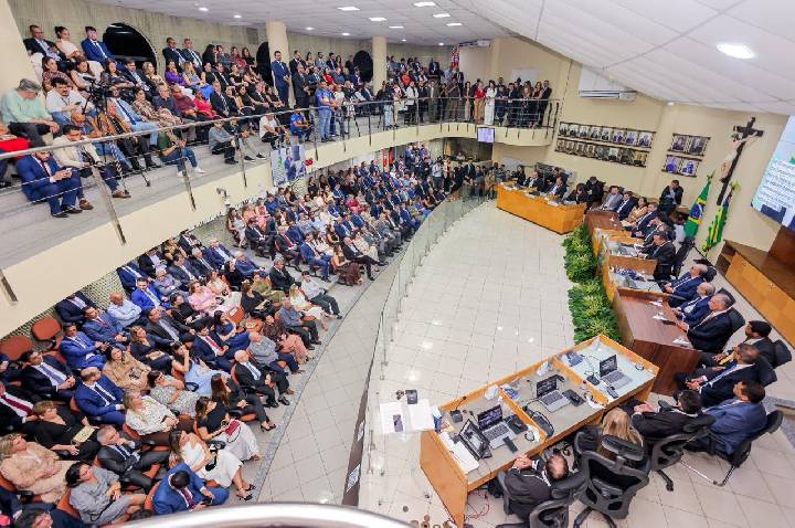 Rafael Fonteles prestigia posse da nova gestão do TRE-PI