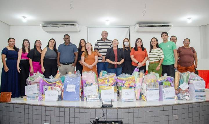 SEDUC de Piripiri entrega kits escolares às escolas municipais
