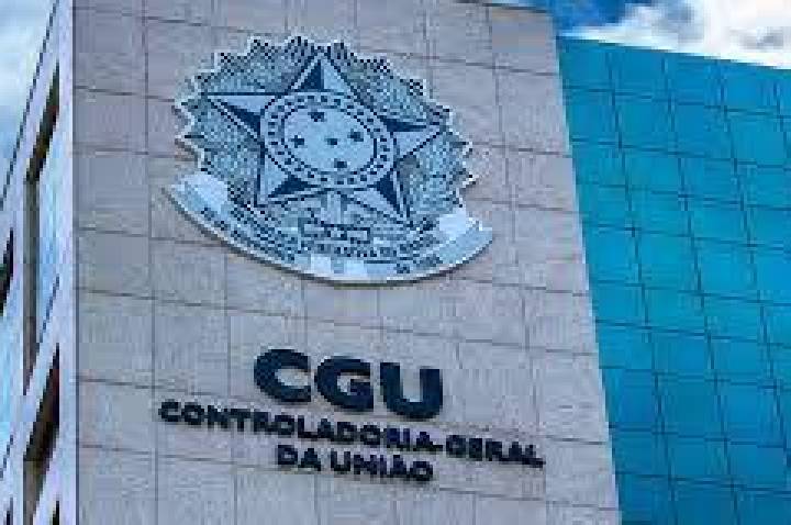 Vínculos familiares, silêncio institucional e seletividade reacendem questionamentos sobre o controle da saúde pública