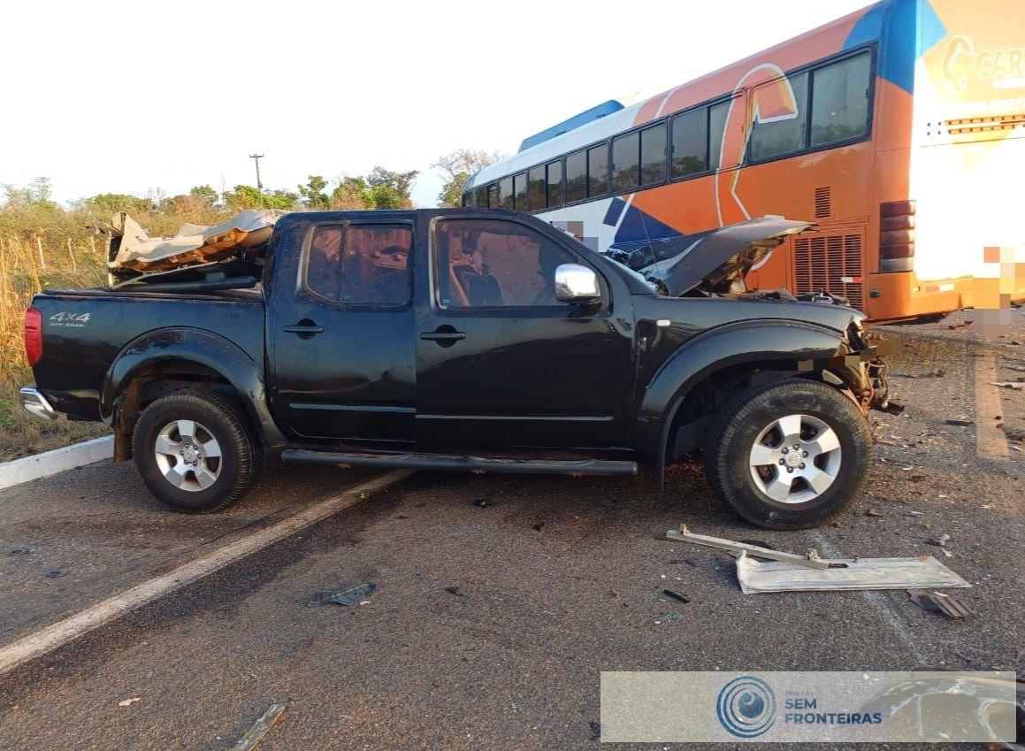 Colisão entre caminhonete e ônibus deixa uma vítima fatal na BR-343, em Piracuruca
