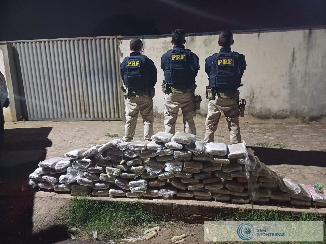 PRF apreende 100 kg de SKUNK e prende dois homens por tráfico de drogas no Piauí