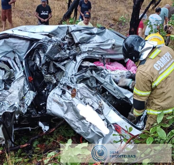 Mulher e criança morrem em colisão entre carro e caminhão na BR-222 em Brasileira