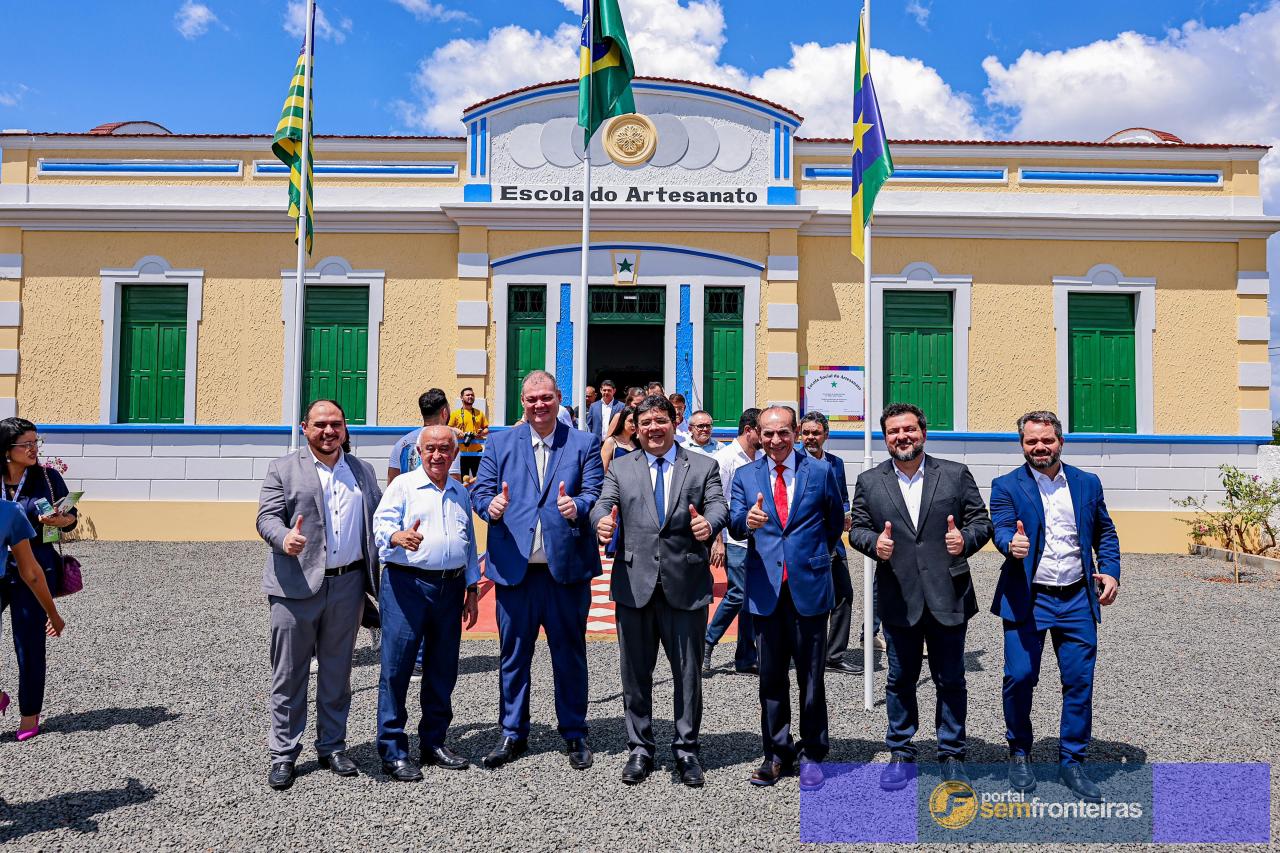 Rafael Fonteles entrega R$ 1,5 milhão em calçamento e visita prédio que abrigará escola de artesanato em Piracuruca
