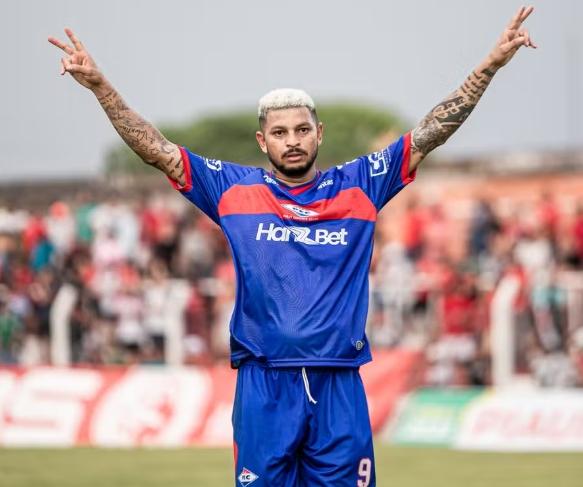 Atacante preso por tentativa de estupro tem contrato rescindido com clube do Piauí