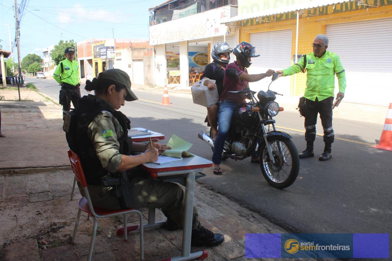 Blitz Educativa no Residencial Petecas visa reduzir acidentes de trânsito