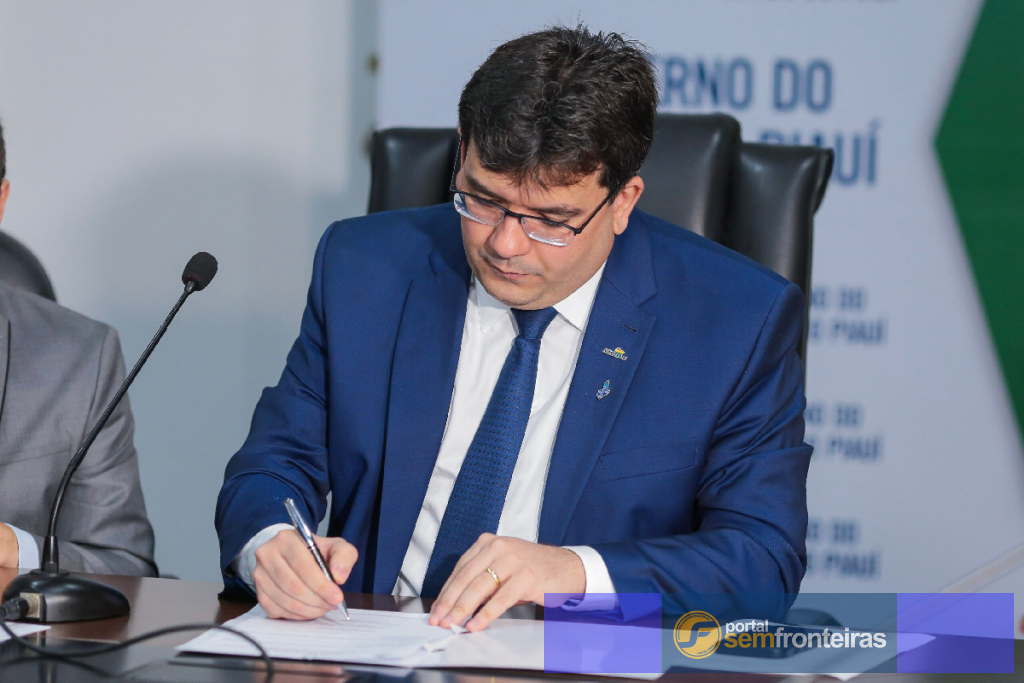 Governador anuncia envio de projeto de reajuste salarial para servidores à Assembleia no início de março