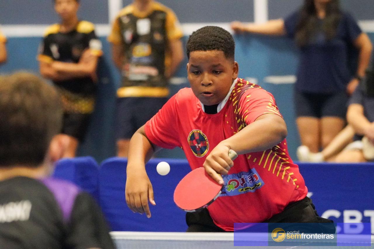 Mesatenista piauiense conquista medalha de bronze com a seleção brasileira no Sul-Americano