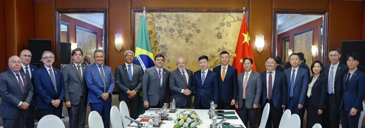 Rafael Fonteles destaca potencial do Piauí e do Nordeste em fórum econômico na China