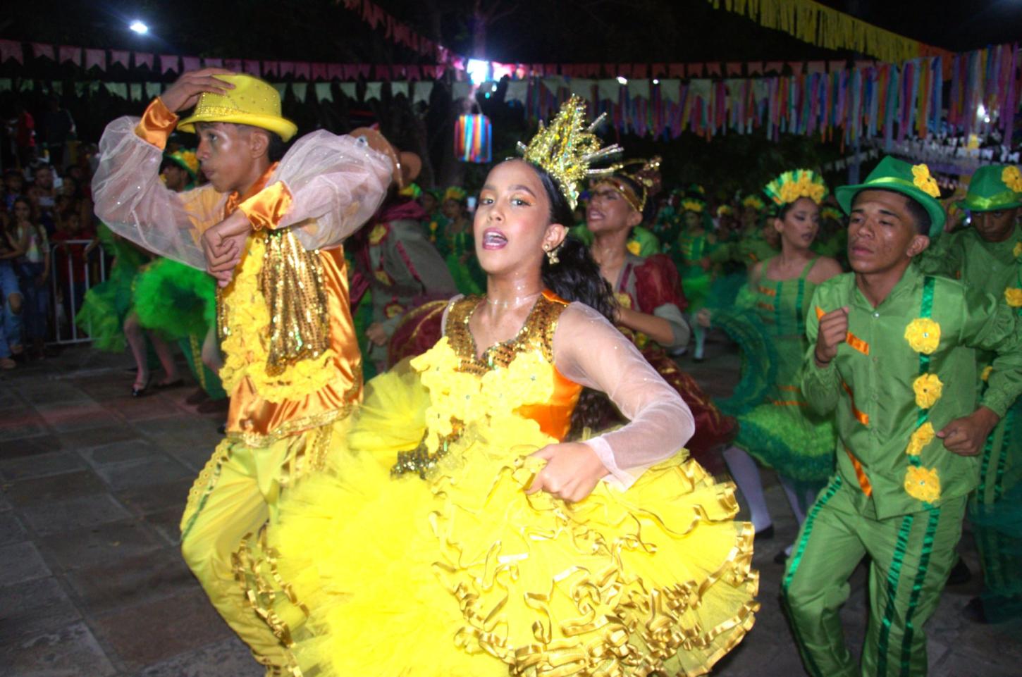 Tradição, alegria e cultura popular marcam mais uma noite do Circuito Cultural do Coreto em Piripiri