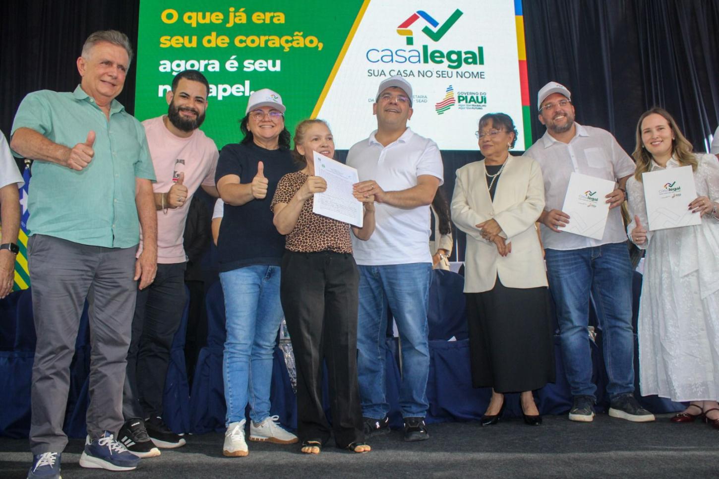 Governo do Piauí lança programa “Casa Legal” com entrega de mais de mil registros de imóveis em Piripiri