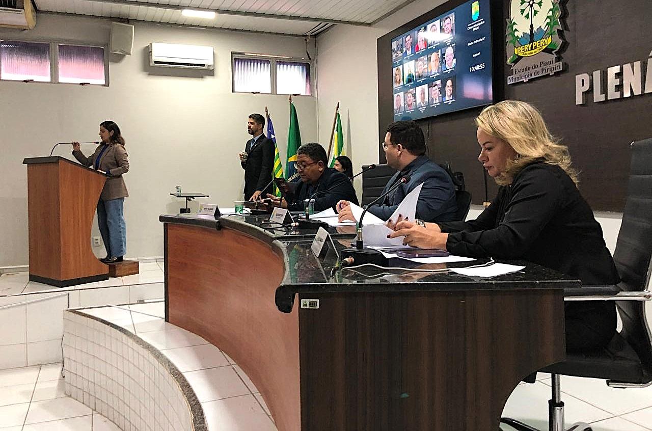 Câmara de Piripiri destaca papel dos administradores em sessão do parlamento municipal