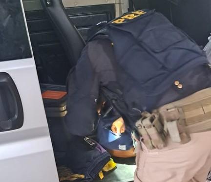 PRF apreende entorpecentes durante fiscalização de veículo em Piripiri