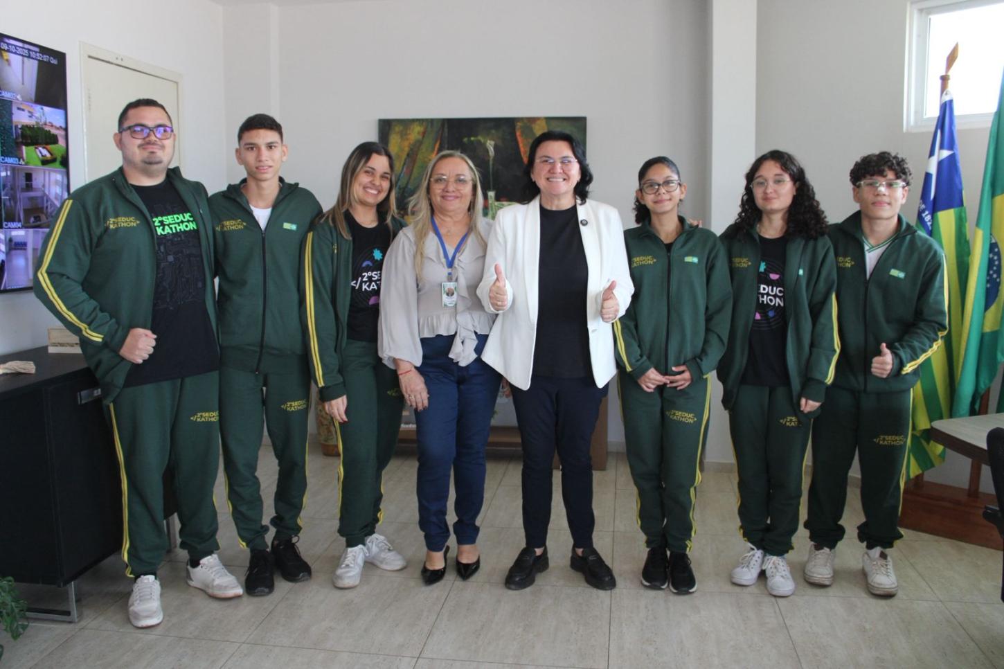 Estudantes de Piripiri que fizeram intercâmbio na Coreia do Sul são homenageados pela prefeita Jôve Oliveira