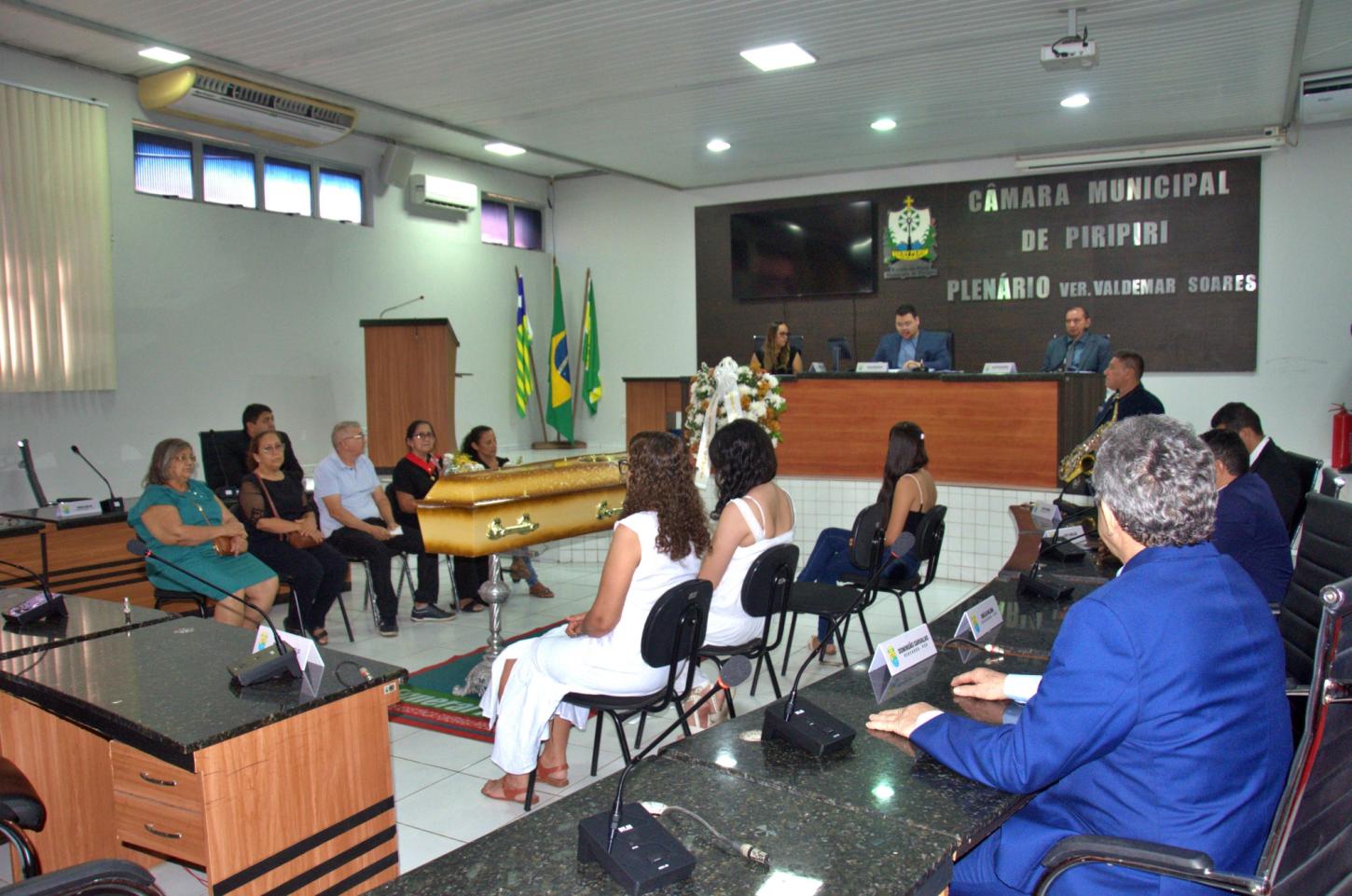 Câmara de Piripiri realiza Sessão Solene em homenagem póstuma ao ex-vereador Cristino Moreira de Sousa  