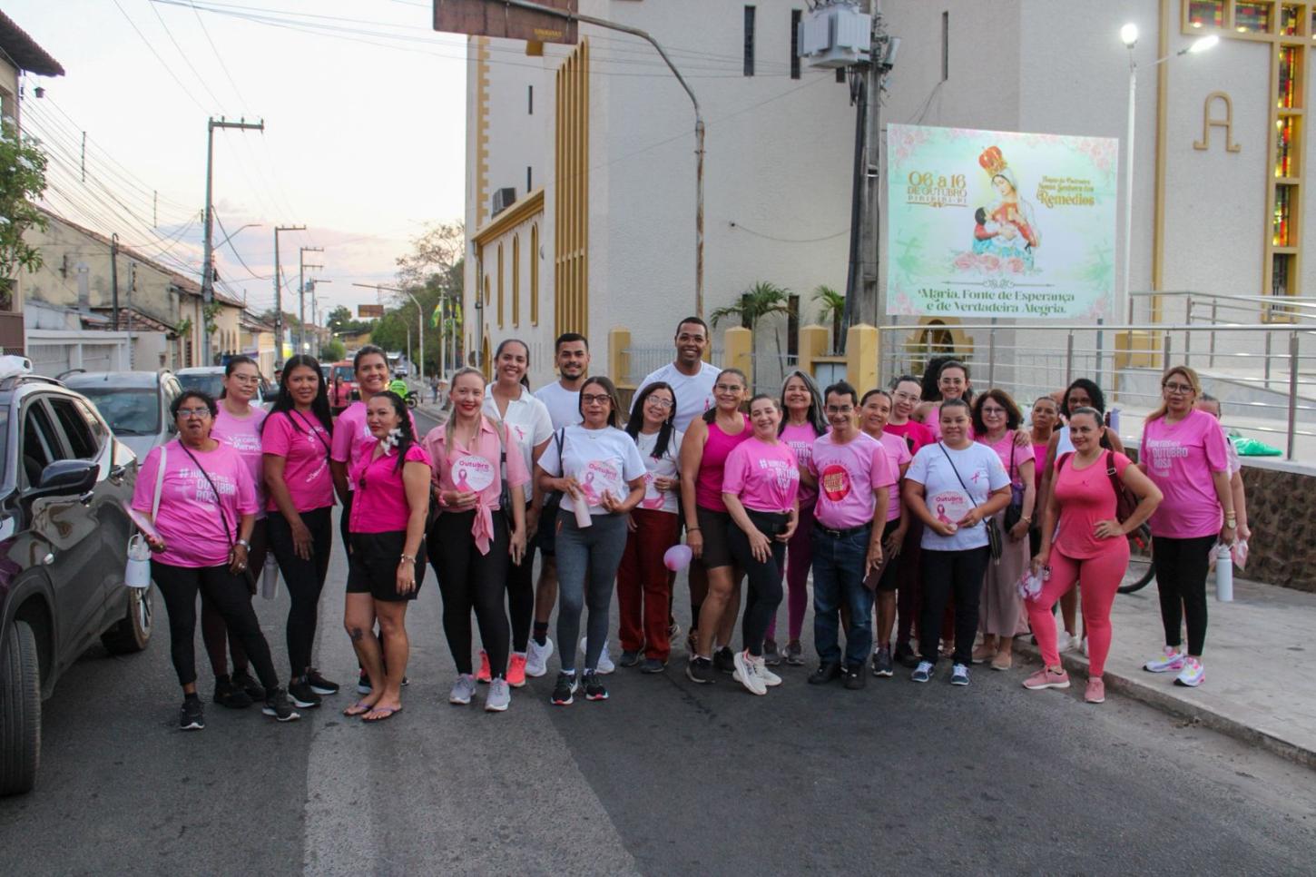 Caminhada por Amor à Vida mobiliza Piripiri em apoio ao Outubro Rosa