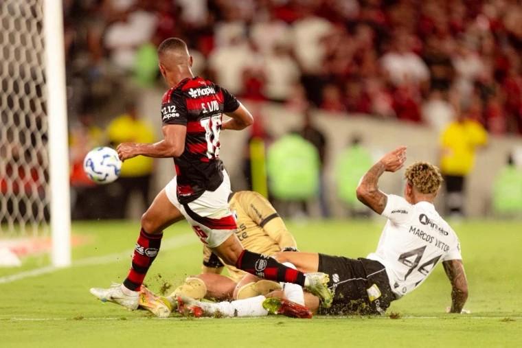 Flamengo é eneacampeão brasileiro e pinta o país de vermelho e preto