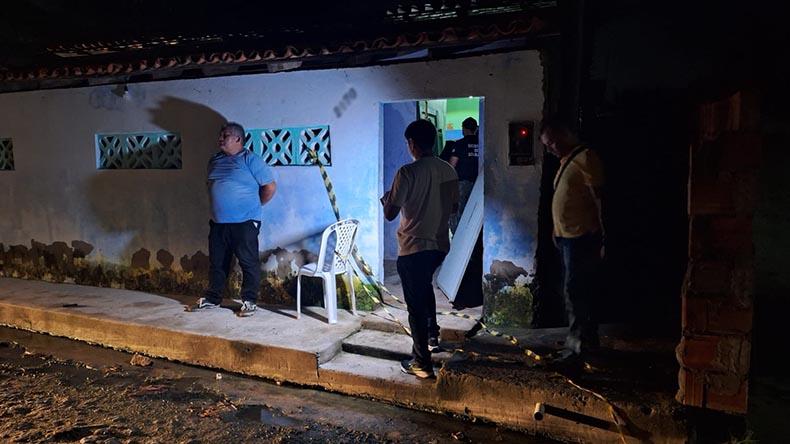 Mulher é morta a tiros dentro de casa em Luís Correia