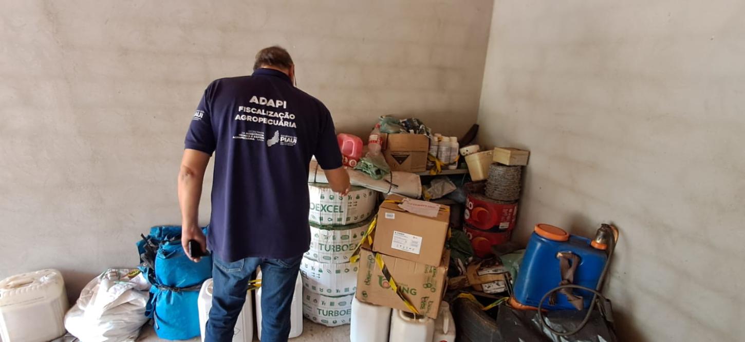 Operação da Adapi apreende 70 litros de agrotóxicos irregulares no norte do Piauí