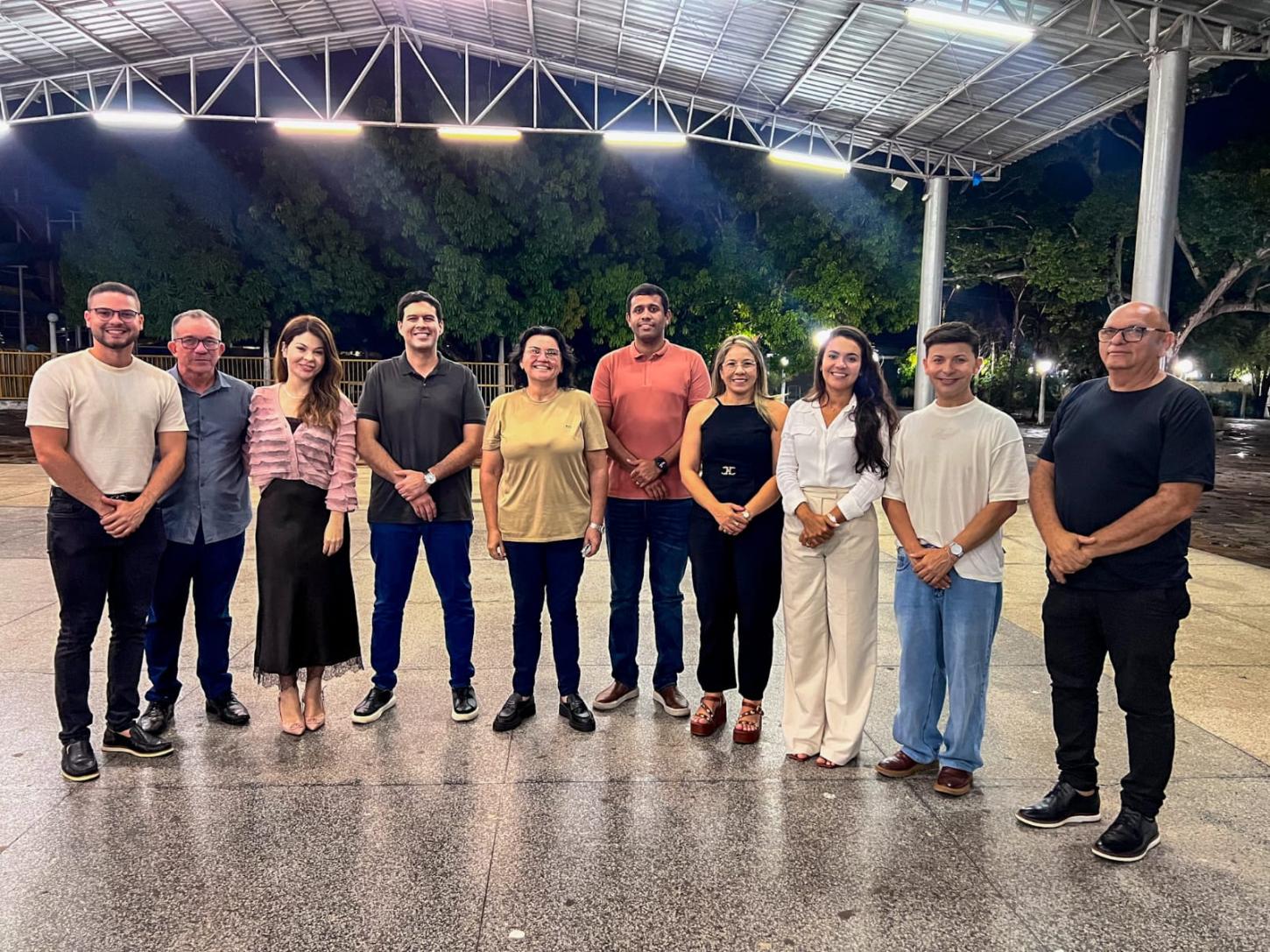 Prefeita Jôve Oliveira Monteiro recebe presidente do TRT em Piripiri  