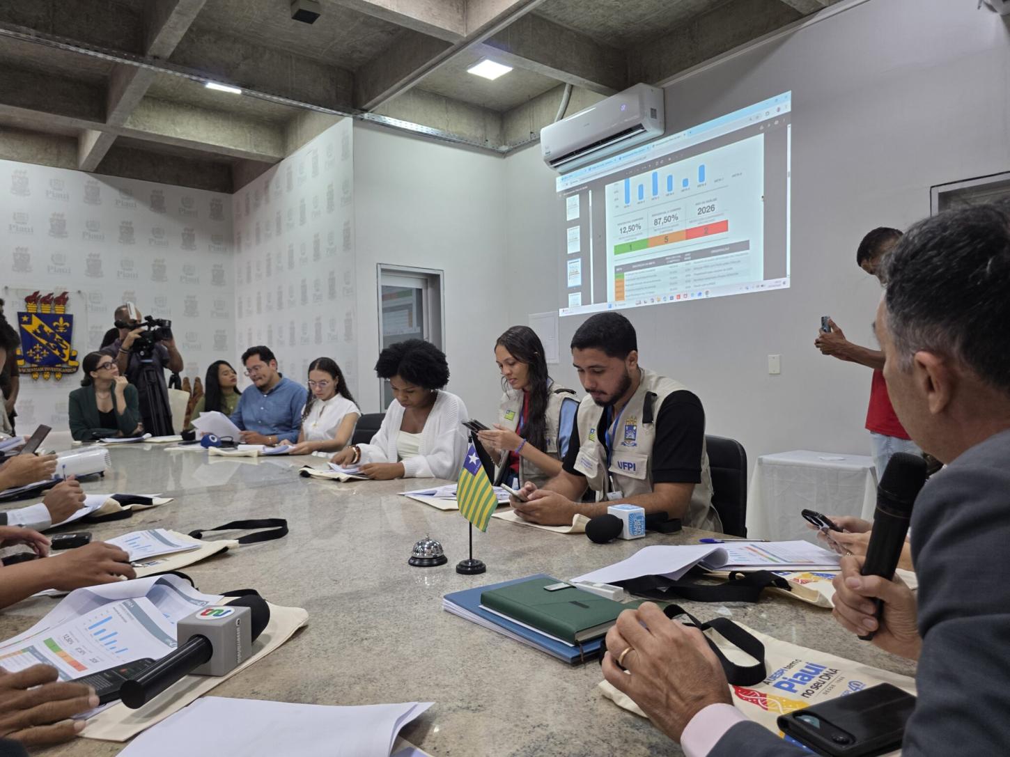 Coletiva com a imprensa