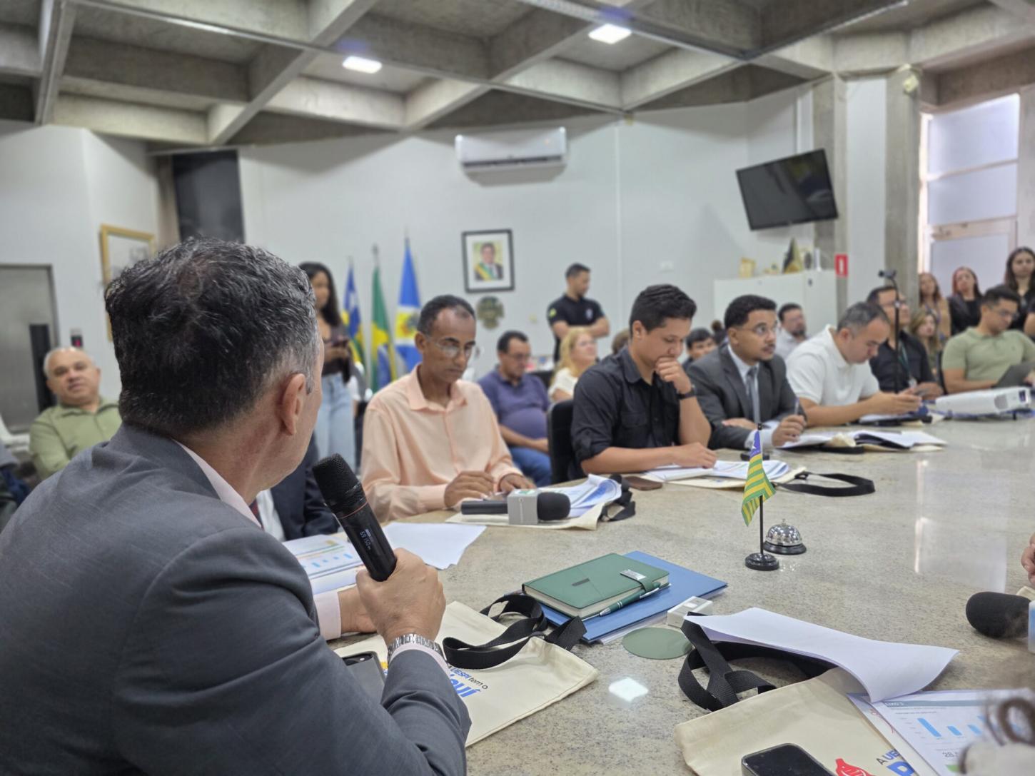 Coletiva com a imprensa