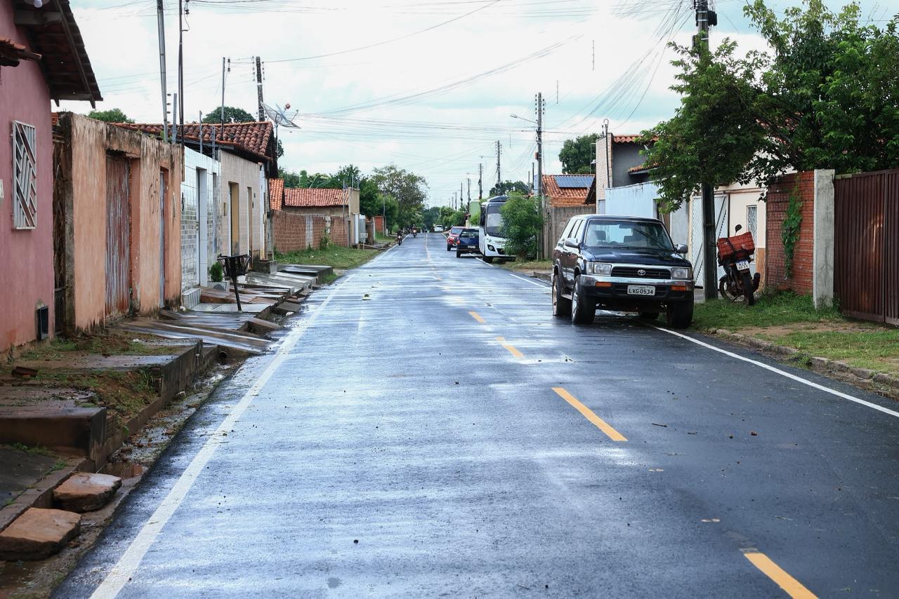 Prefeita Jôve Oliveira entrega novo trecho de pavimentação em Piripiri por meio do OPA