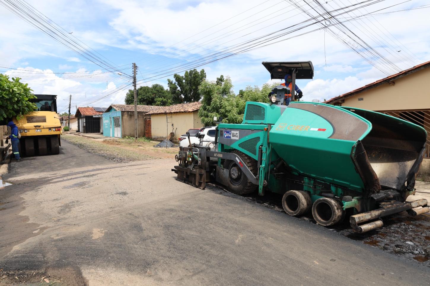 Prefeitura de Piripiri inicia asfaltamento no bairro Vista Alegre
