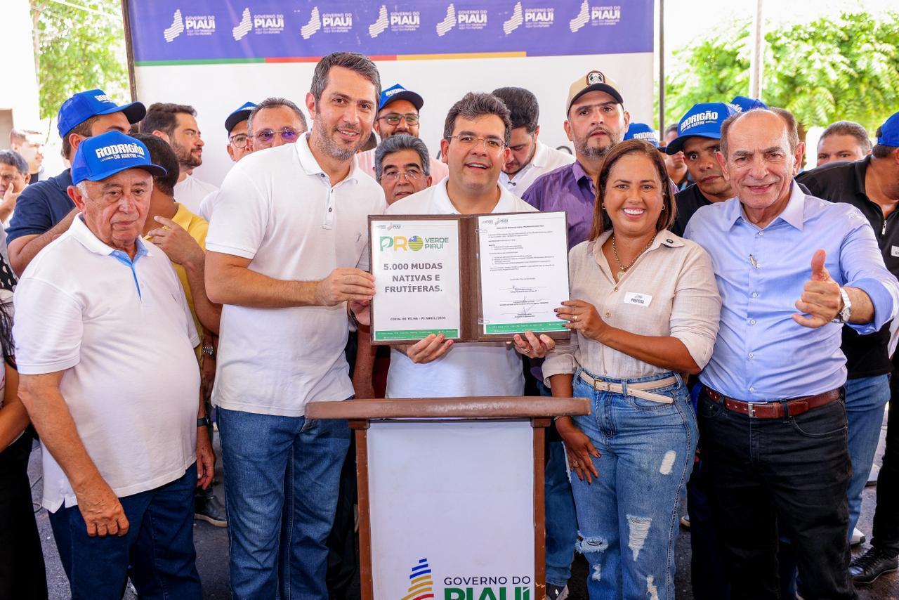 Rafael Fonteles vistoria obras e anuncia investimentos em mobilidade em Cocal de Telha