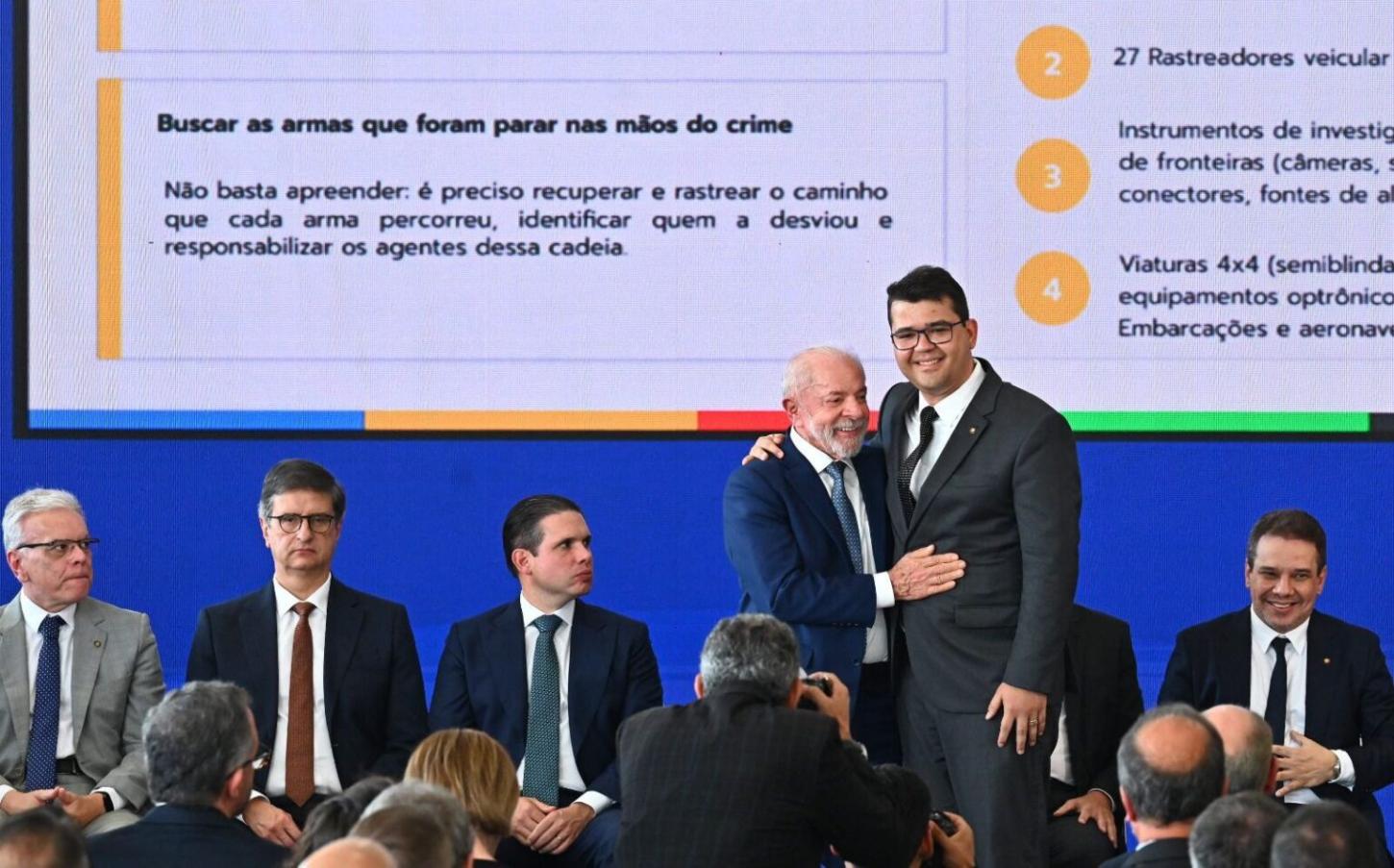 Brasil lança programa de R$ 11 bilhões para enfrentar o crime organizado