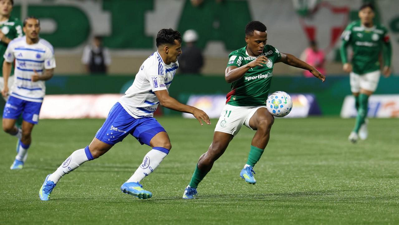Líderes do Brasileirão tropeçam e Corinthians entra no Z4
