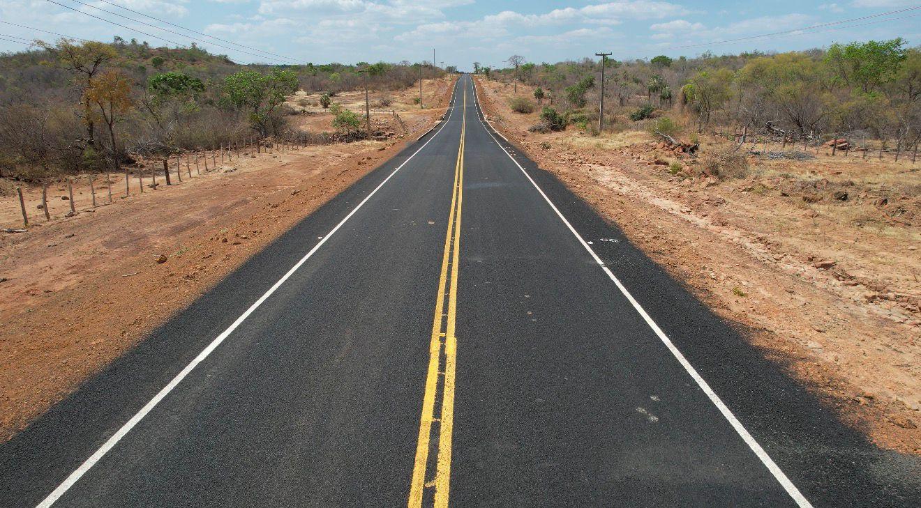 PI-225 em Santa Cruz dos Milagres (Foto: DER-PI)