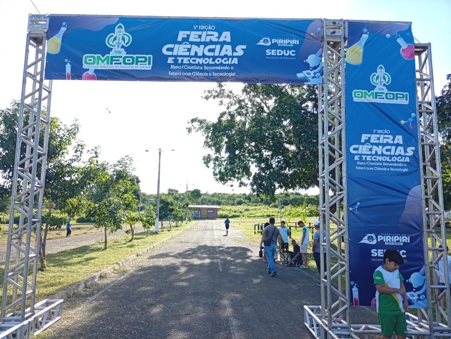 Feira de Ciências e Olimpíadas de Foguetes