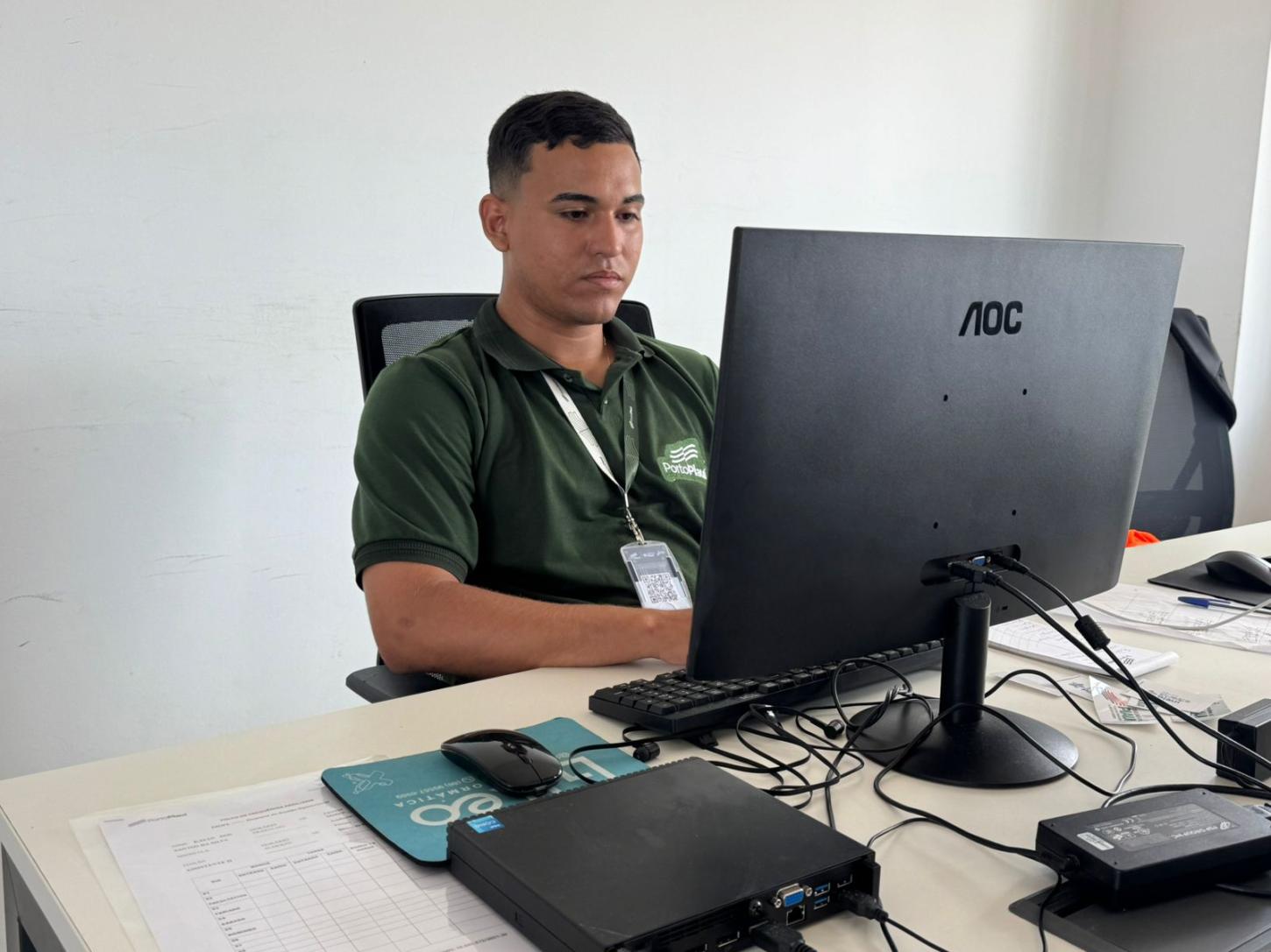 Marcus Vinícius Veras, estagiário e aluno da Escola do Mar ( Foto: Porto Piauí)
