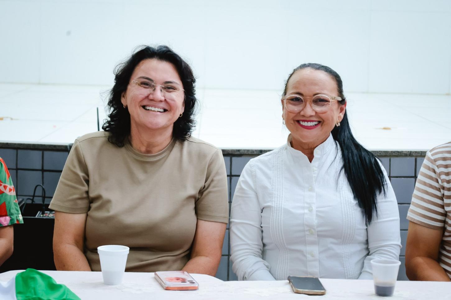 Prefeita Jôve Oliveira e a secretária Tânia Monteiro