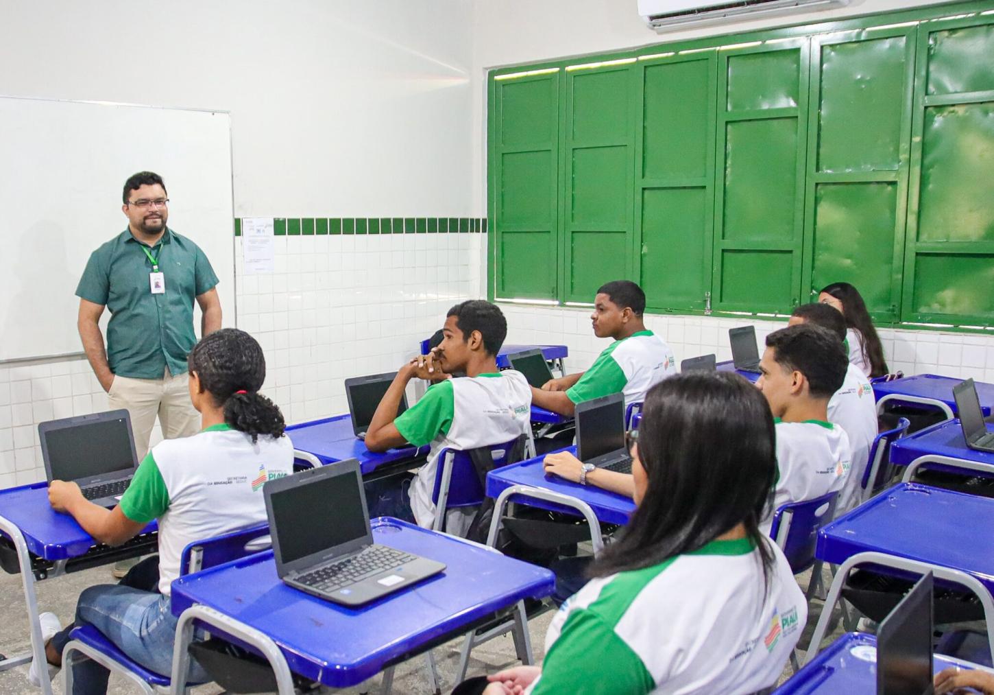 Seduc divulga 13ª convocação de seletivo com 581 profissionais chamados