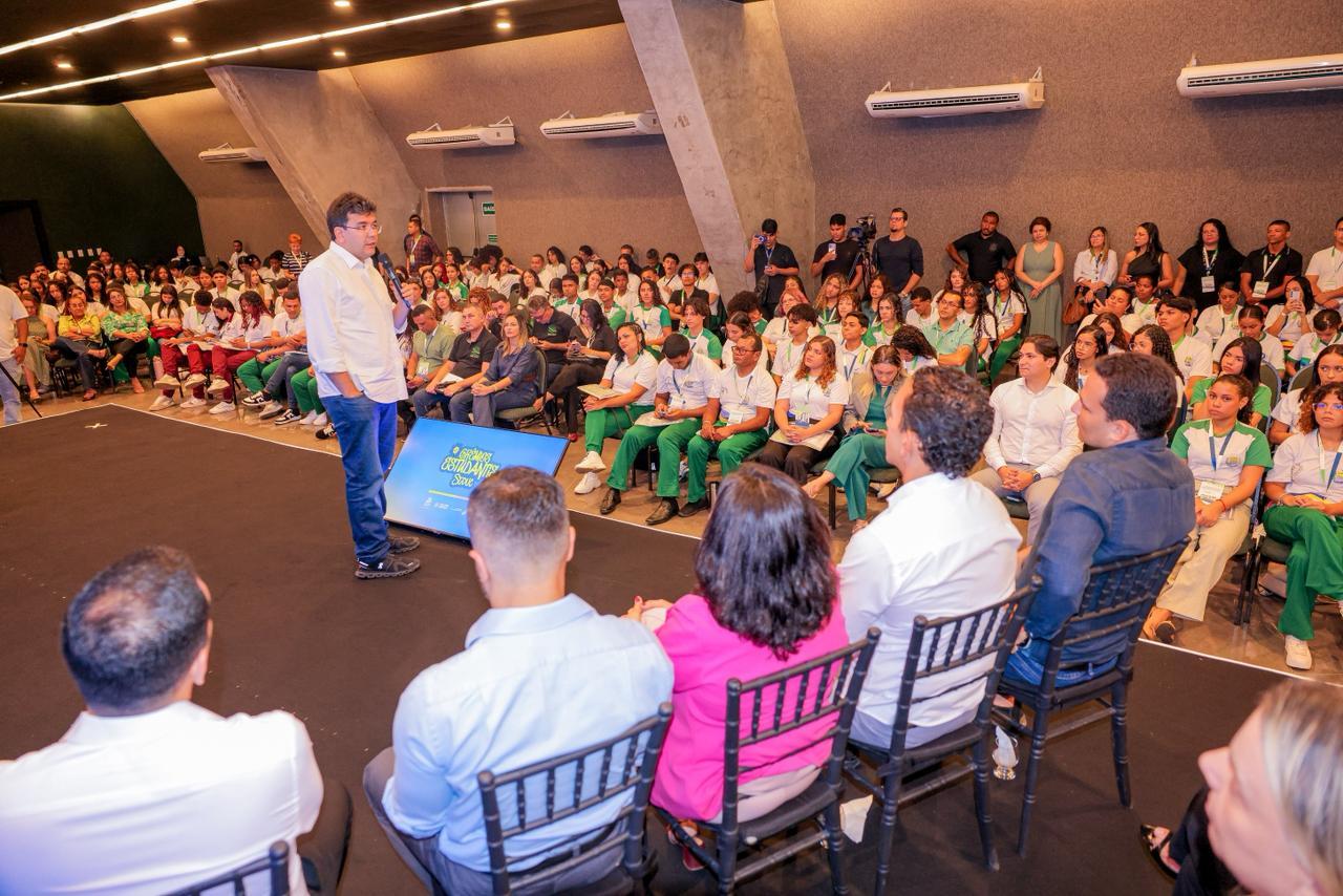 Governador lança Portal do Estudante e reforça papel dos grêmios na formação cidadã