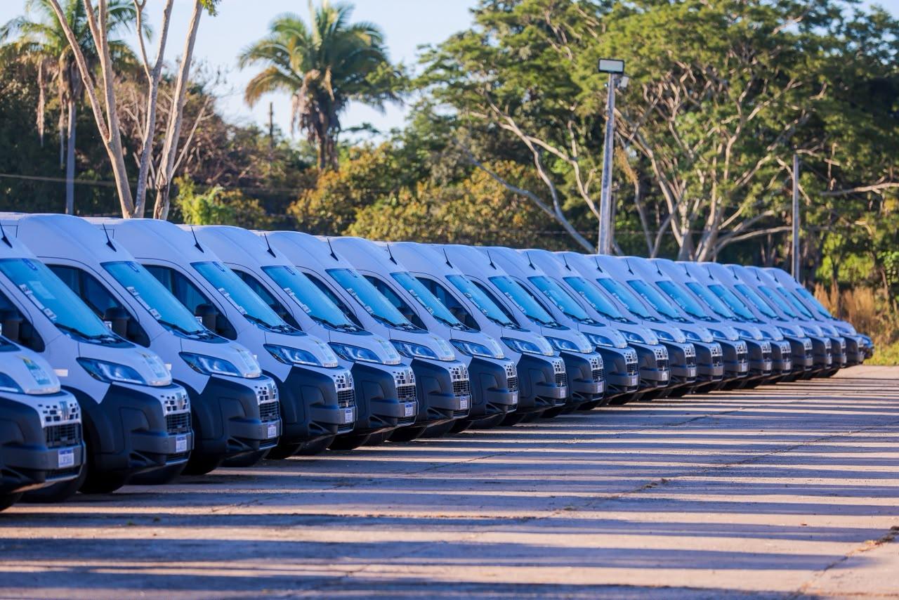 Municípios piauienses recebem vans e caminhonetes para reforçar assistência social e agricultura familiar