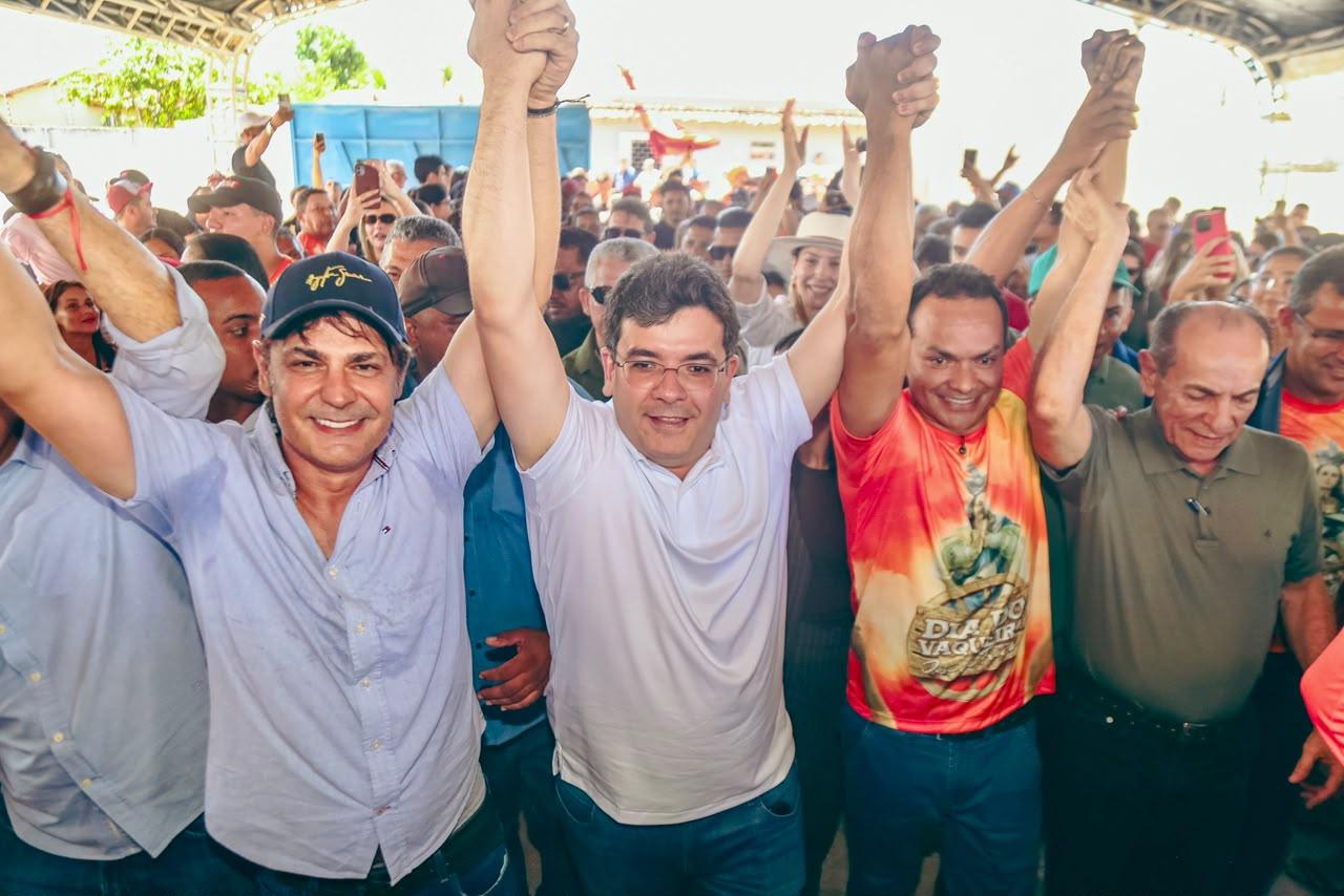 Ex-prefeito Roger Linhares deixa oposição e declara apoio à Rafael Fonteles