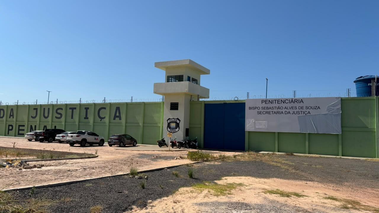 Penitenciária Bispo Sebastião Alves de Souza, em Buriti dos Lopes.