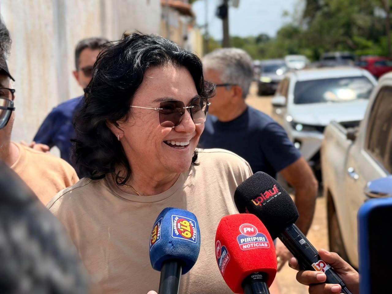 Prefeita Jôve Oliveira visitou a obra