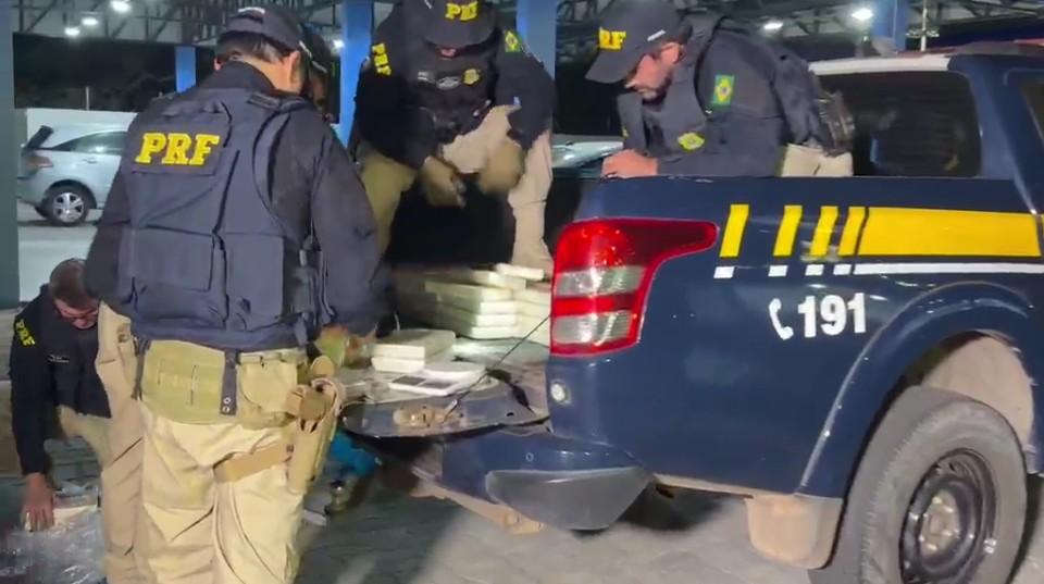 PRF apreende 475 kg de cocaína em caminhão na BR‑402, no Piauí