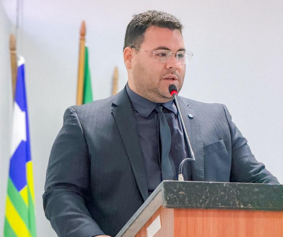 Euler Monteiro destaca Festival do Buriti, cobra melhorias no abastecimento e defende Lei Geral do Esporte em Piripiri