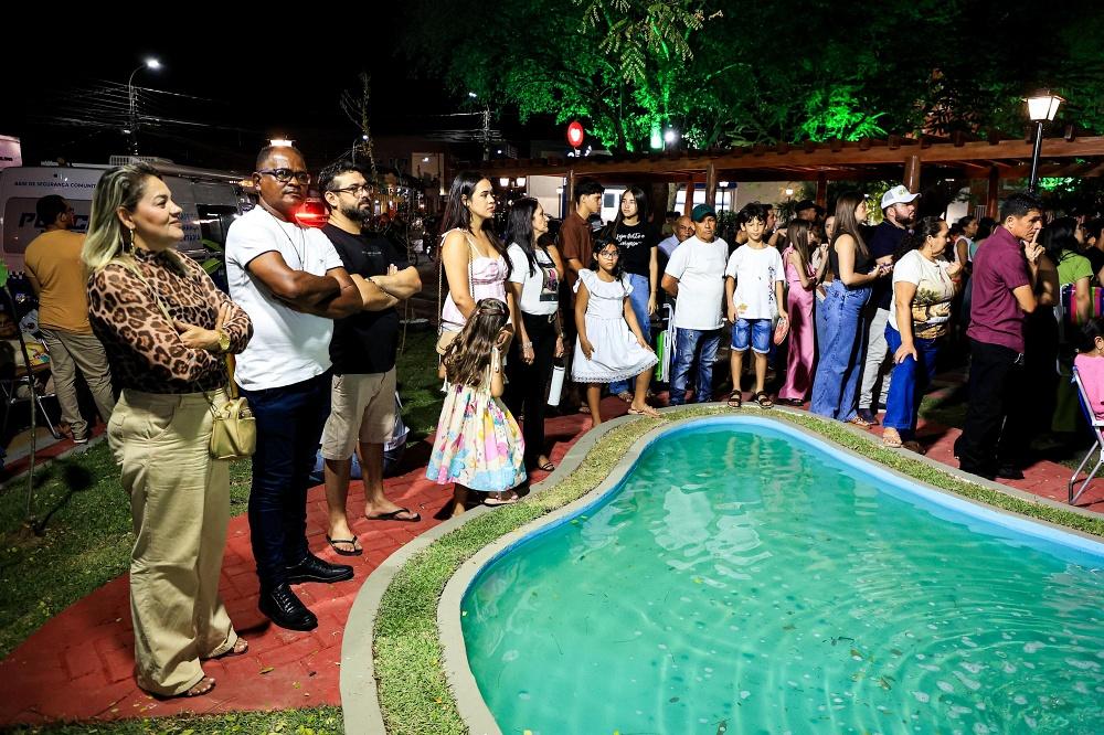 Inauguração da reforma da Praça das Flores