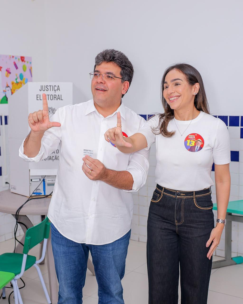 Rafael Fonteles vota em Teresina e diz que o Nordeste será decisivo para o resultado da eleição presidencial
